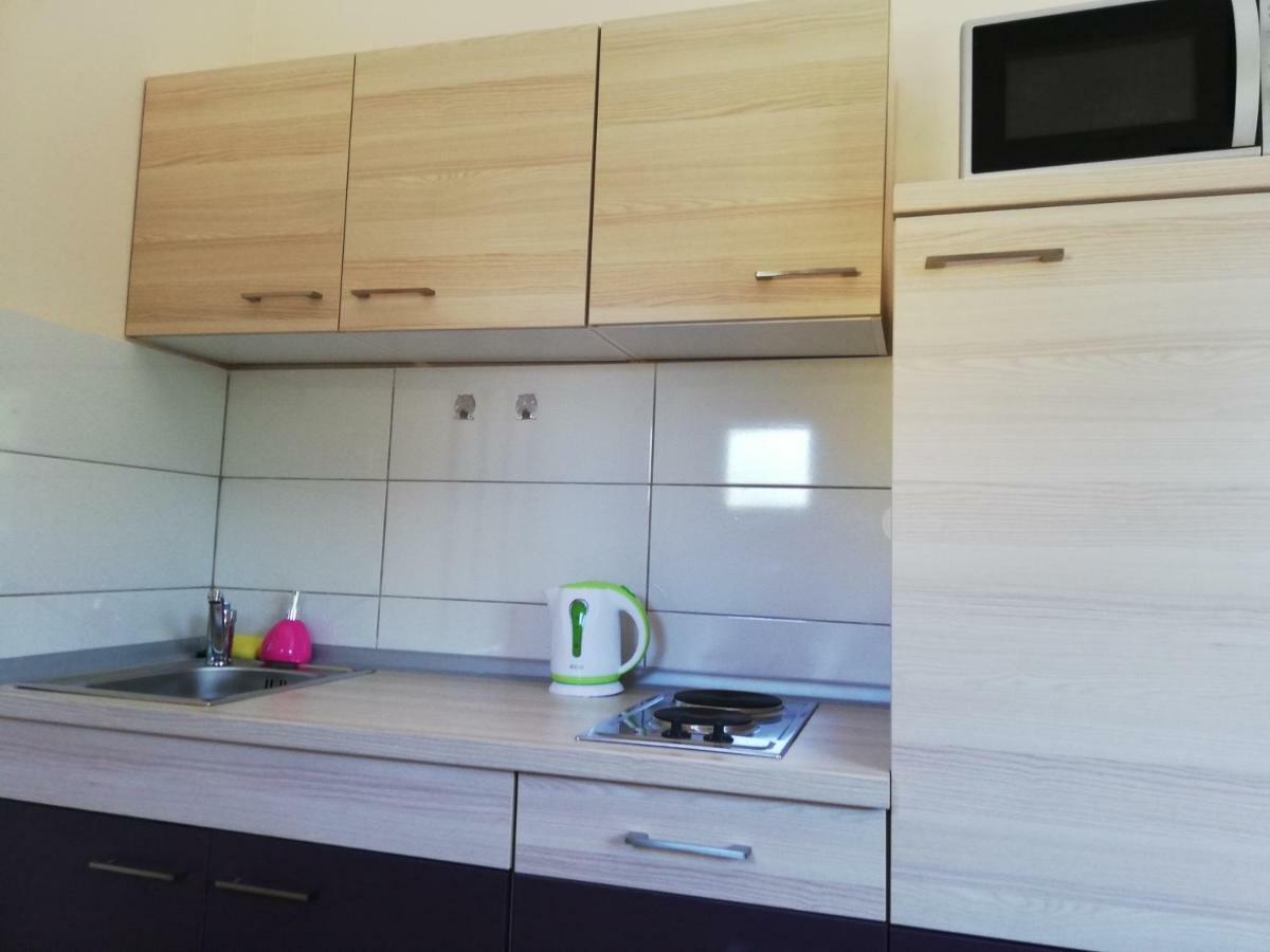 Studio Apartment Palmira Liznjan Exterior photo