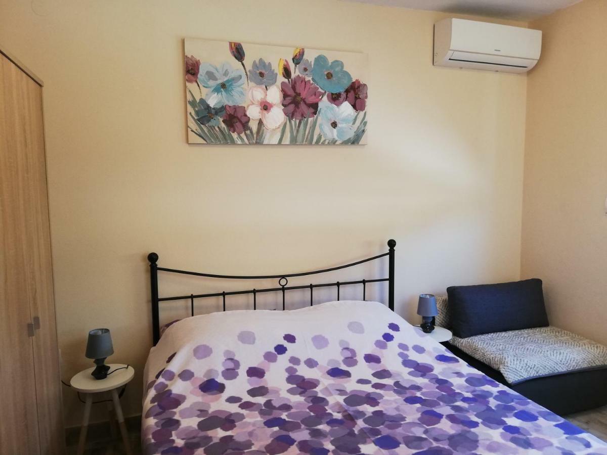 Studio Apartment Palmira Liznjan Exterior photo
